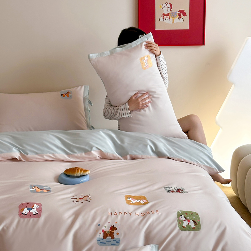 2026新款100S全棉CR工艺极简轻奢刺绣四件套-小马奔腾系列 小马奔腾-浅粉蓝