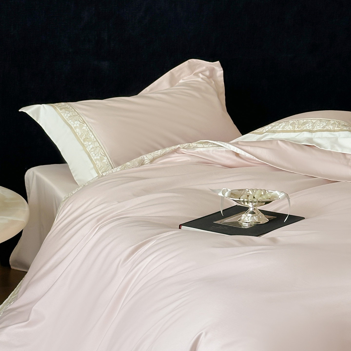 2025新款100S全棉CR工艺极简轻奢刺绣四件套-艾薇琳系列（风格二） 邂逅粉