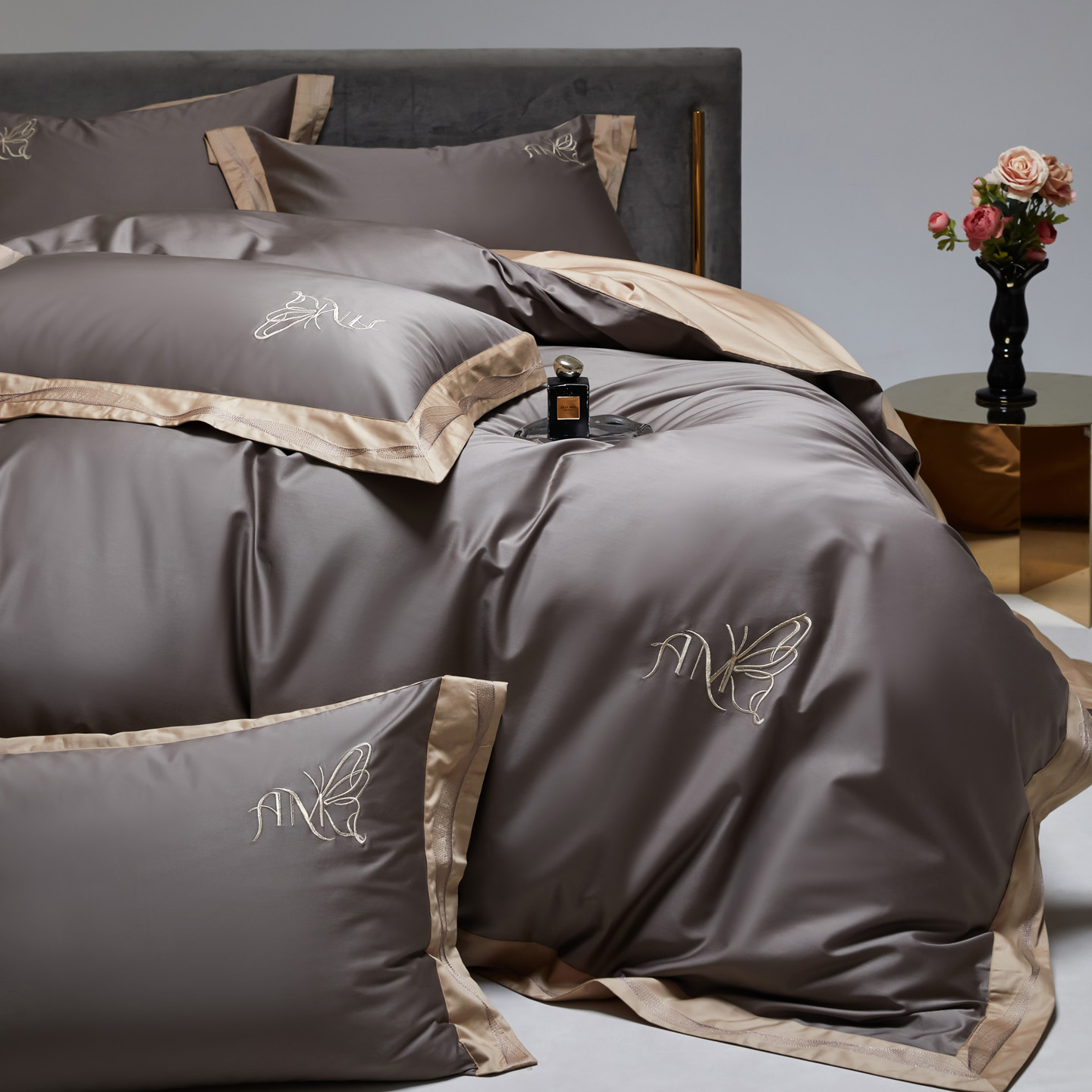 2025新款100S全棉CR工艺极简轻奢刺绣四件套-奢尚系列 棕金