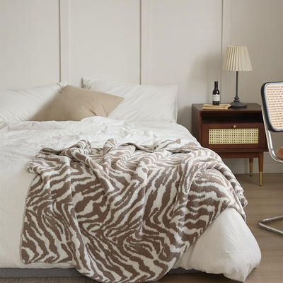 新款半边绒休闲毯旅行毯午睡毯沙发毯床尾巾多功能毯子--温柔斑马 120*150cm 温柔斑马