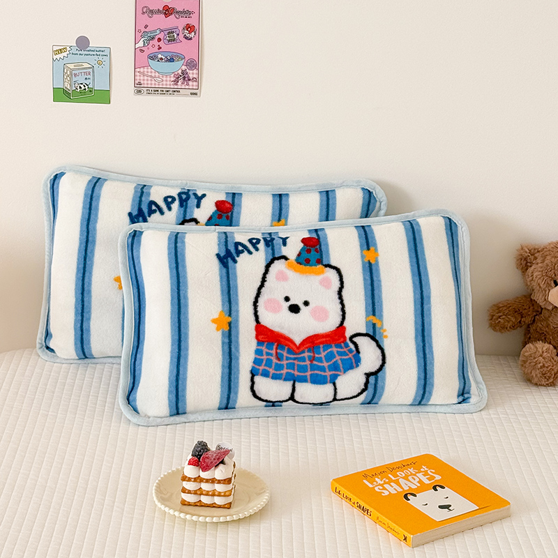 2025年原创大版牛奶绒枕套 枕芯 儿童枕套 枕芯 幼儿园枕套枕芯  牛奶绒-雪地狗