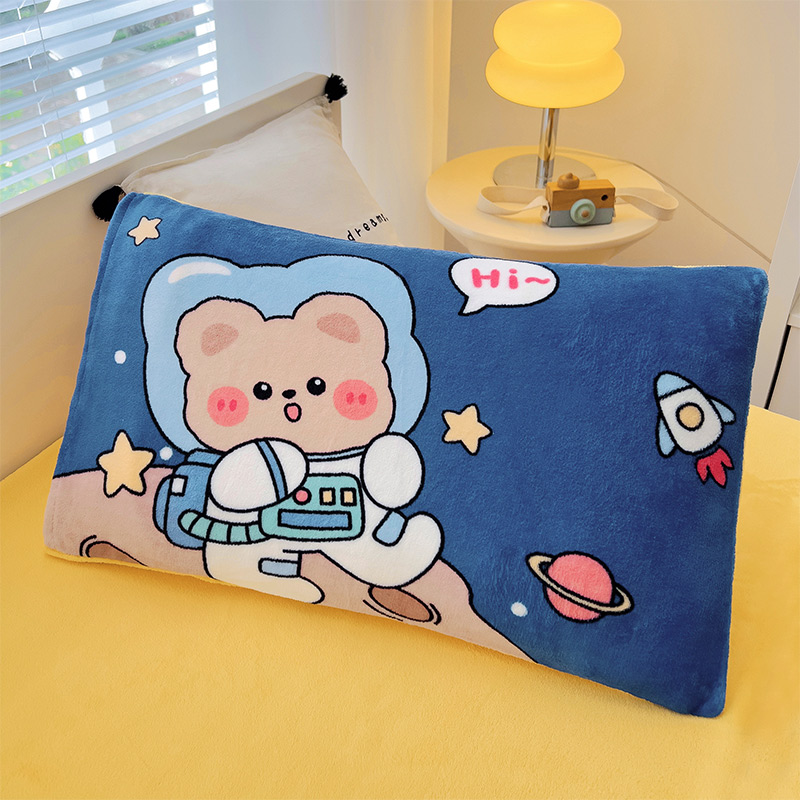2025新款大版印花牛奶绒儿童枕套枕芯幼儿园枕套枕芯 快乐宇航熊