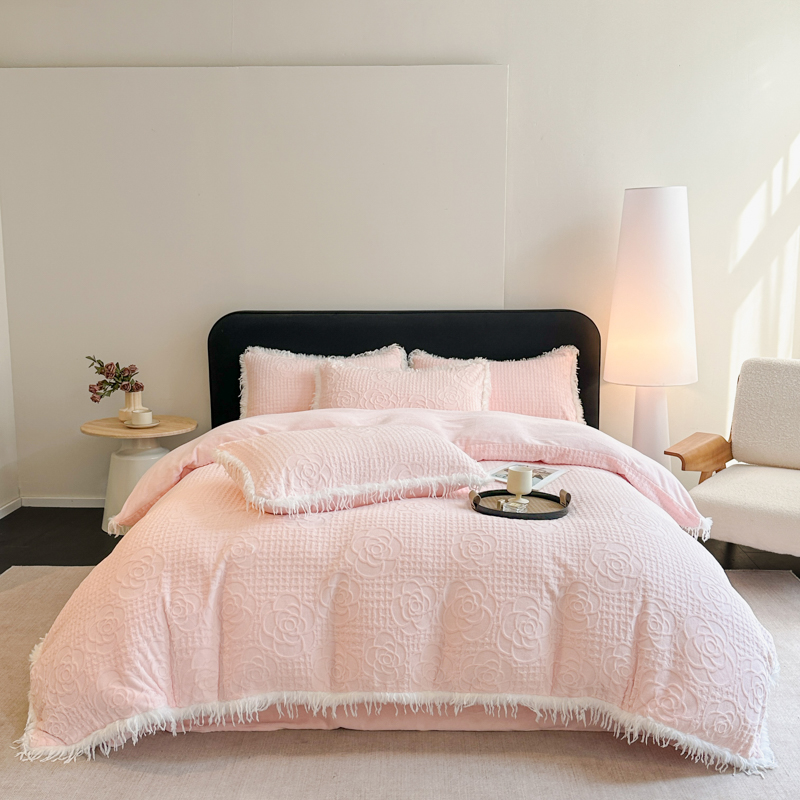 2025新款立体雕花牛奶绒碎边四件套