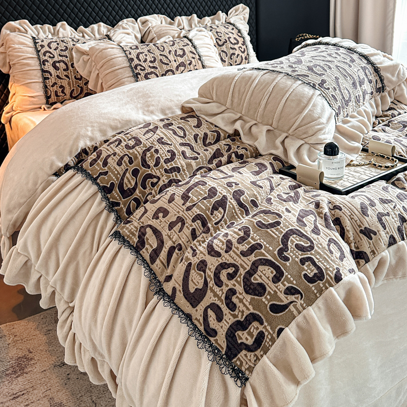 2025新款立体雕花牛奶绒荷叶边四件套