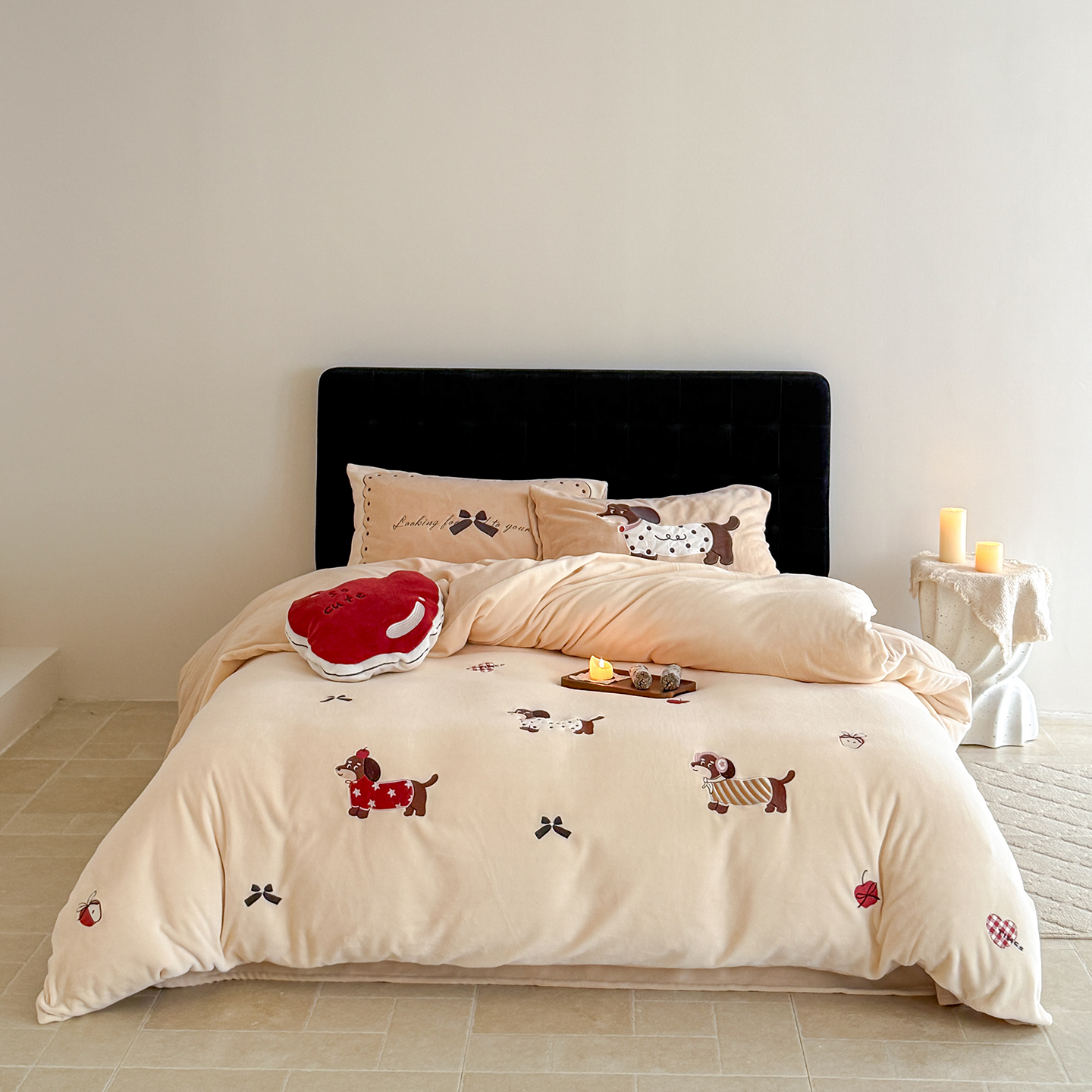 2025新款牛奶绒贴布绣四件套-圣诞腊肠狗 圣诞腊肠狗-杏