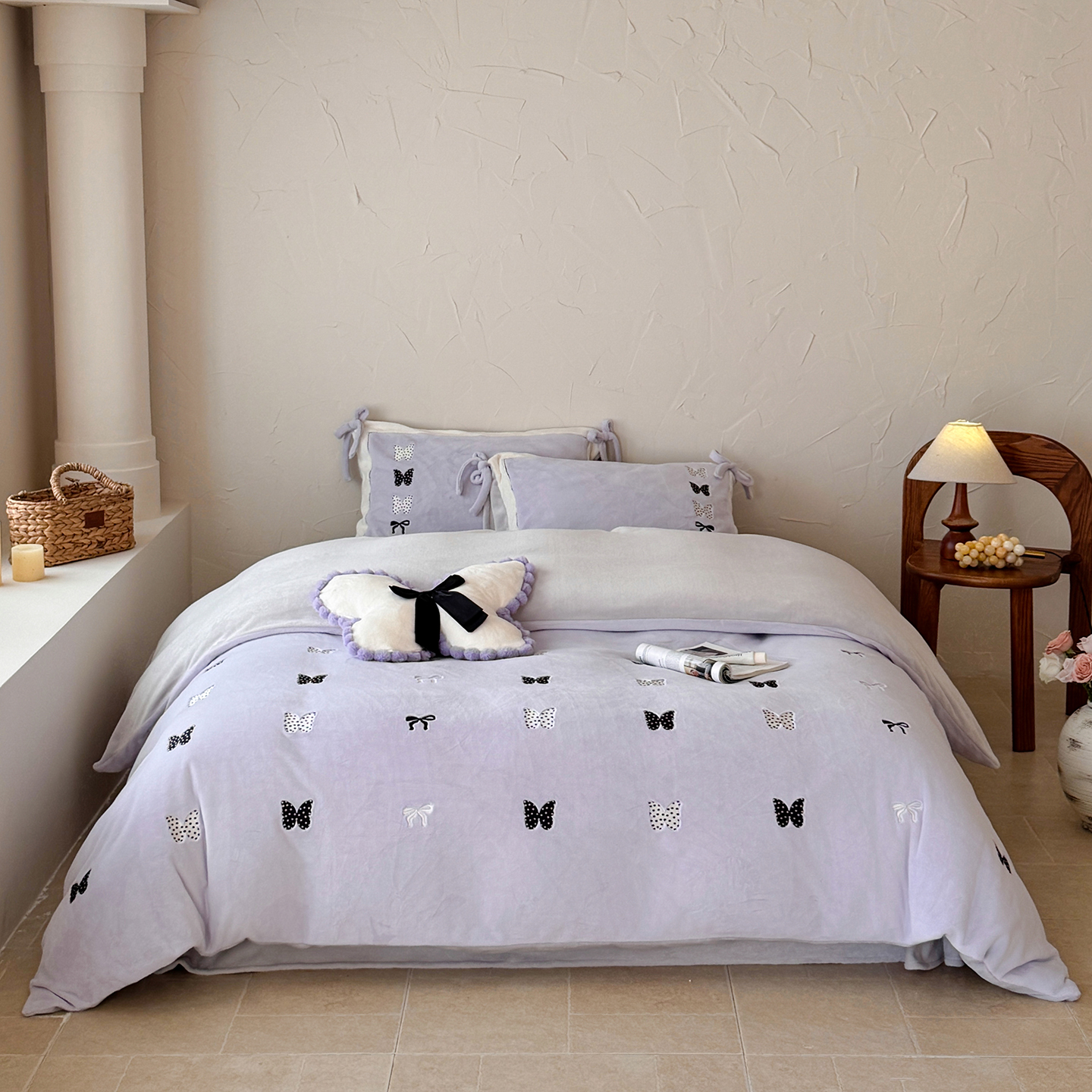 2025新款牛奶绒刺绣款四件套-蝴蝶花园-场景二 蝴蝶花园-紫
