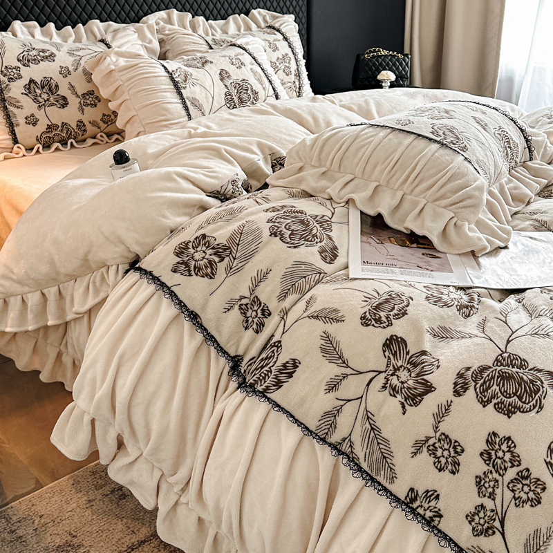 2025新款立体雕花牛奶绒荷叶边四件套