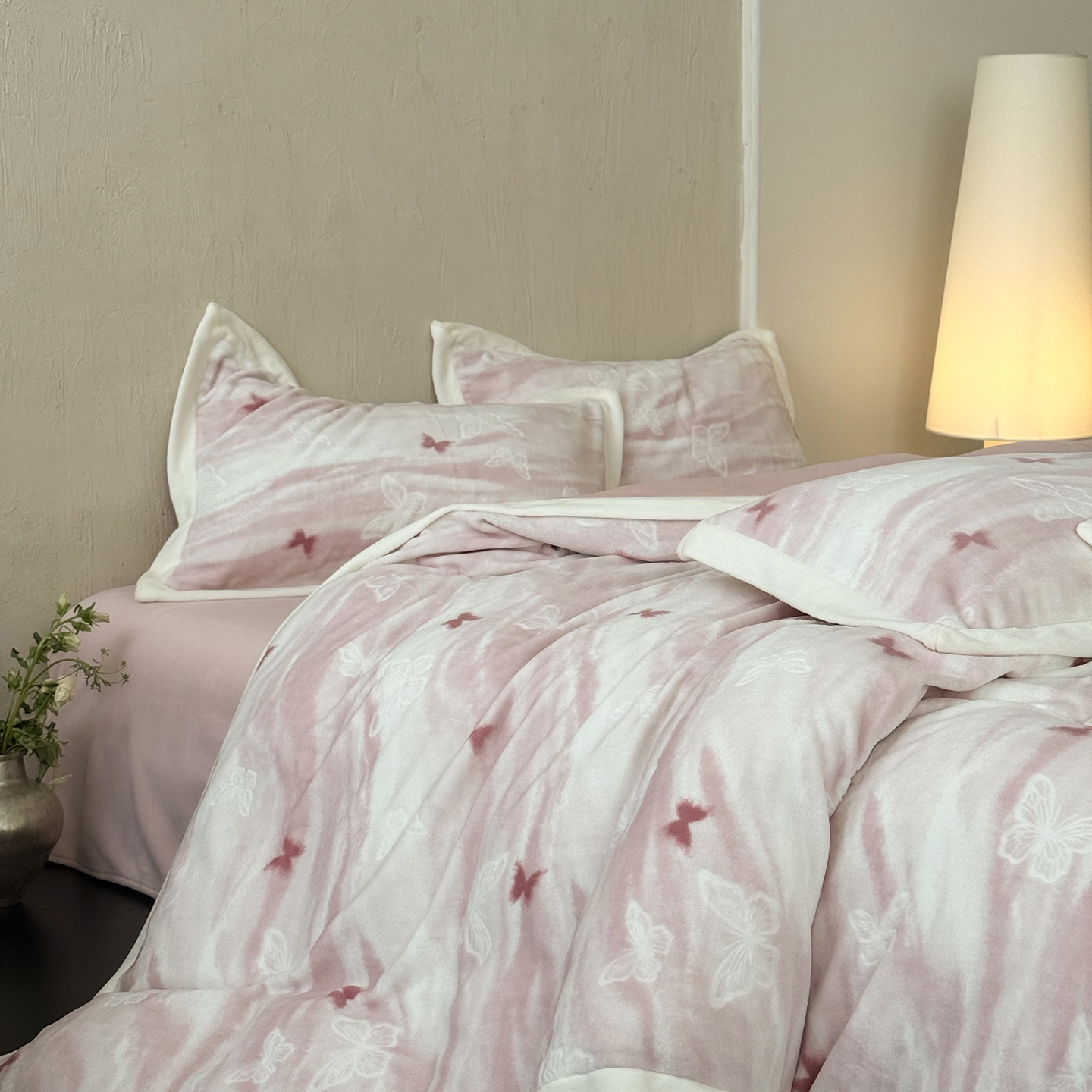 2025秋冬新品牛奶绒雕花四件套-镜花蝶梦 镜花蝶梦-粉