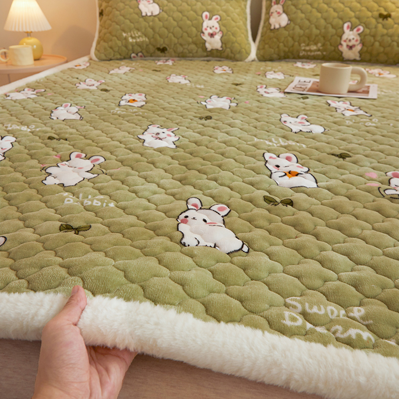 2023新款A类抗菌宽包牛奶绒夹棉床垫 床褥垫床褥子 150x200cm 甜蜜小兔