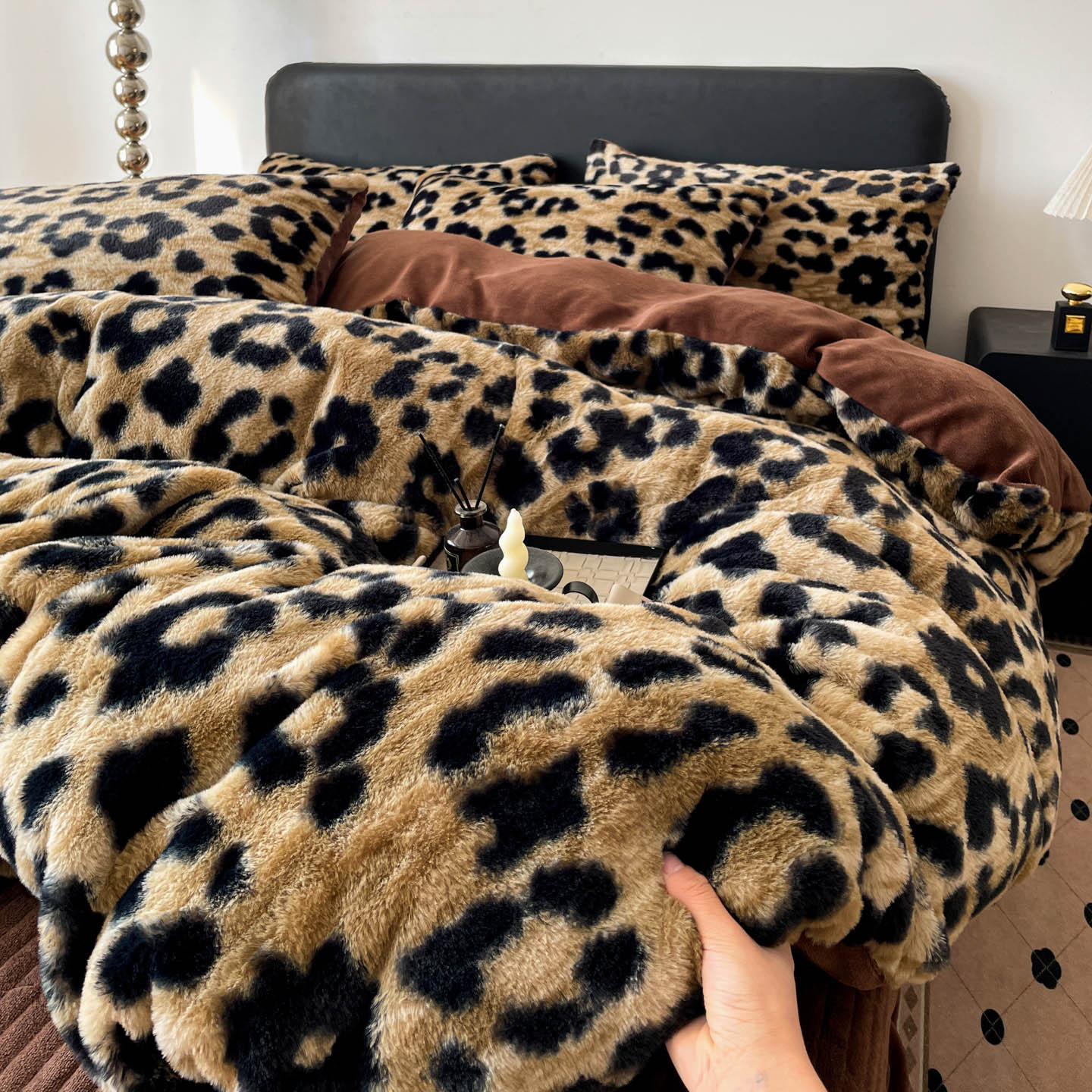 2025新款简约美拉德高克重兔绒牛奶绒床盖床裙四件套 简约款-豹纹