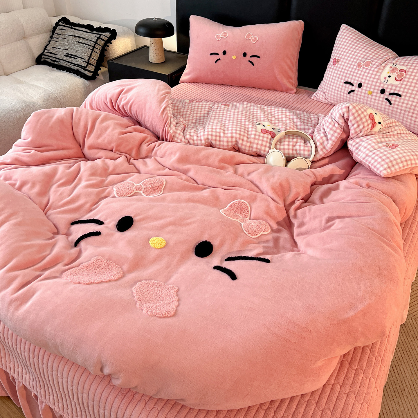 2025新款牛奶绒猫咪毛巾绣床盖床裙四件套 粉皮猫猫