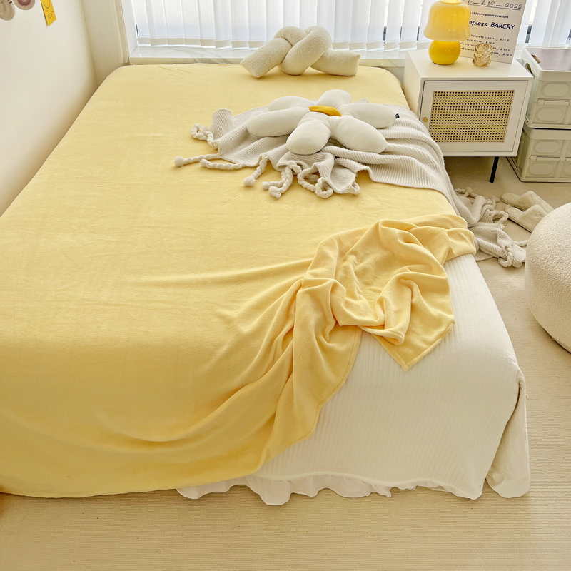 2022新款纯色牛奶绒单床单（场景一） 单床单160*230cm 牛奶绒床单-杏黄