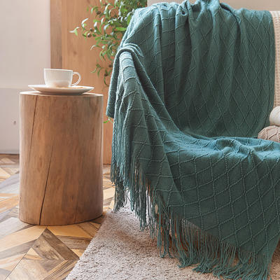 2021新款晴纶菱形流苏梭织毯子 127x170cm（含流苏） 复古绿