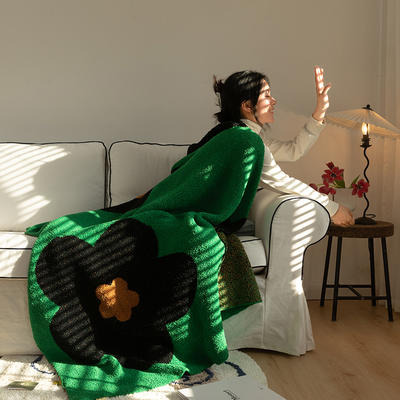 2022新款冬季加厚半边绒毯子太阳花午睡毯单人毛毯盖毯办公室沙发毯装饰毯 130*170+礼盒 绿色