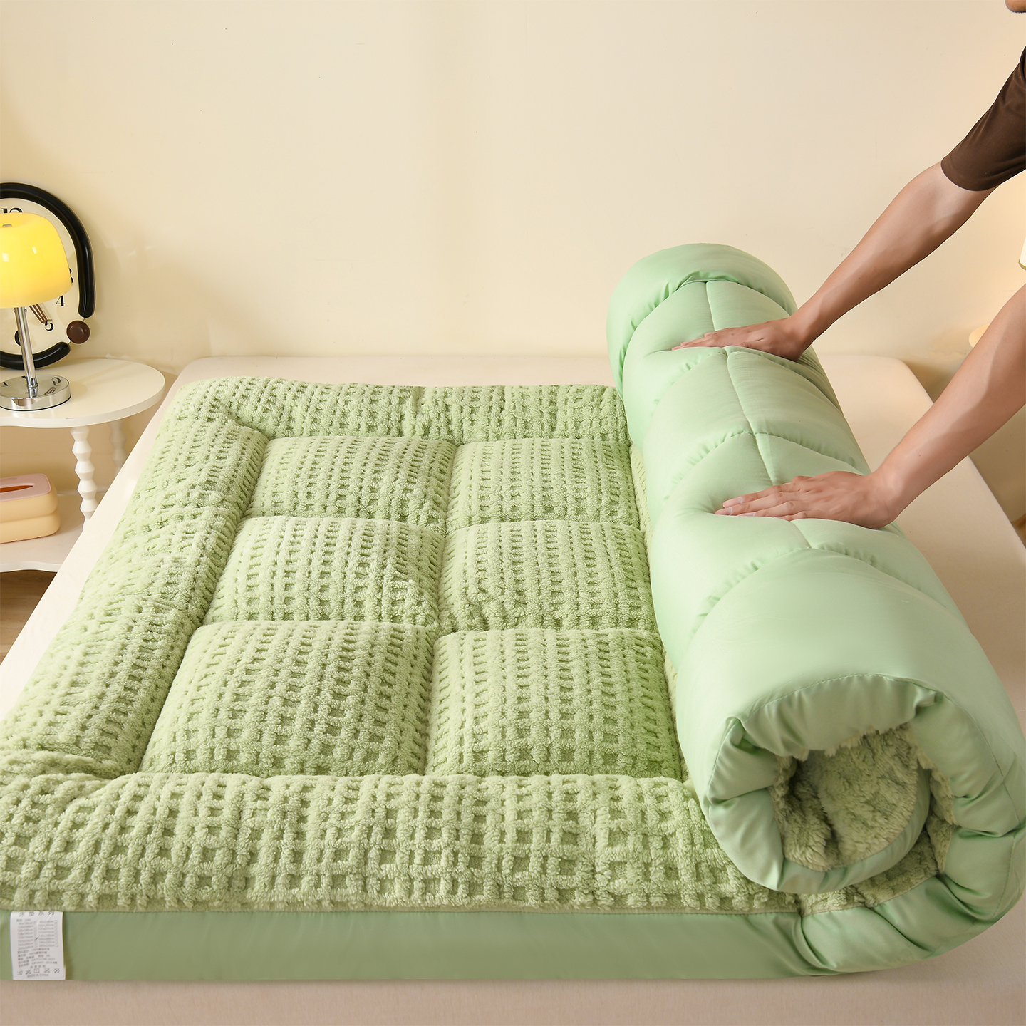 2025新款亲肤方格绒系列床垫 抹茶绿