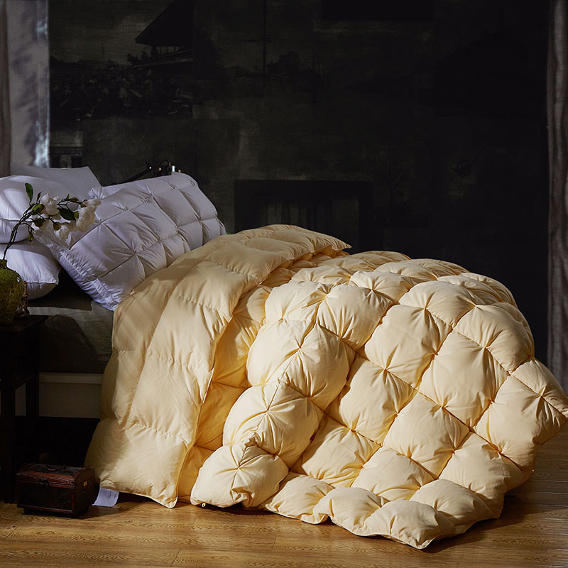 织梦人 羽绒被 品质推荐 95级鹅绒丝柔赛丝扭花工艺 180x200填充1400g 纯色-米黄