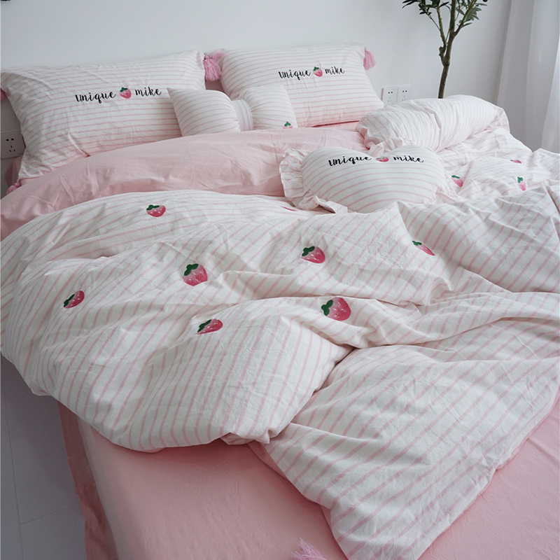 2019新款ins草莓系列四件套 标准床单款 (1.5米-1.8米通用) 粉