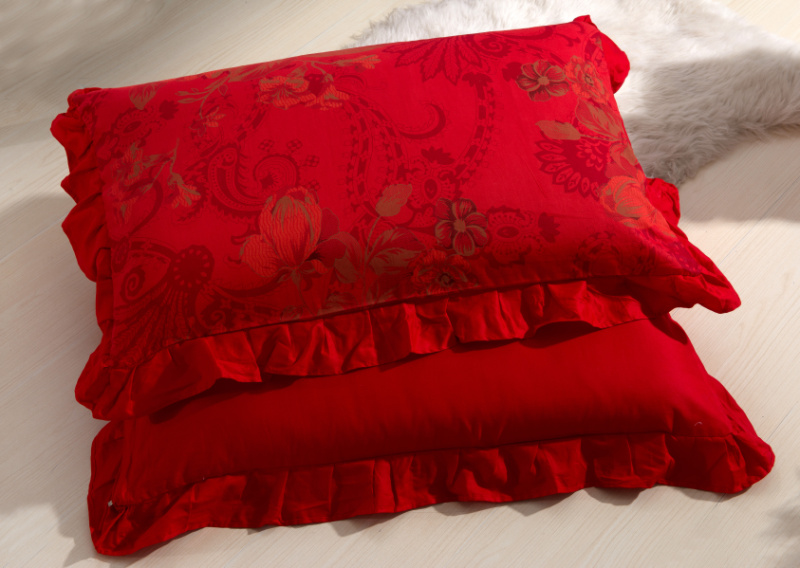 单品枕套类11  全棉 轻奢艳装素裹花边枕套 45cm*74cm 大红