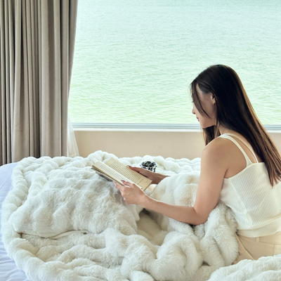 2023新款大泡泡兔绒毛毯托斯卡纳毛毯皮革毯披肩毯午睡毯（风格一） 100*150cm 托斯卡纳-米白