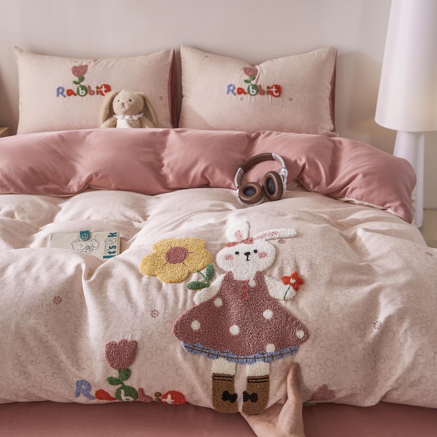 2026新款A类全棉双层纱毛巾绣四件套 兔兔花园