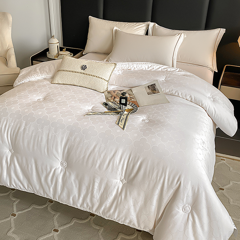 2024新款梵克系列-全棉80s贡缎四叶草大提花蚕丝大豆双蛋白被子冬被被芯