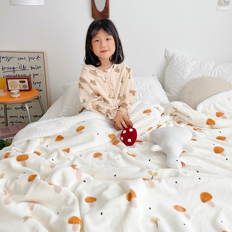 2023新款230克高克重毛毯双面绒牛奶绒毯子 150x200cm 小蘑菇