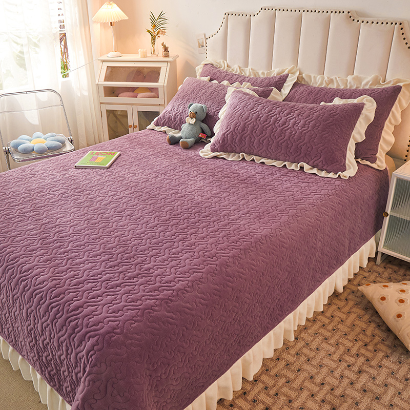 2023新款牛奶绒加厚保暖夹棉床盖 枕套一对 紫色