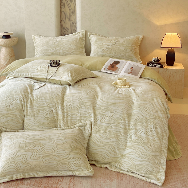 2025新款全消光雕花绒牛奶绒四件套