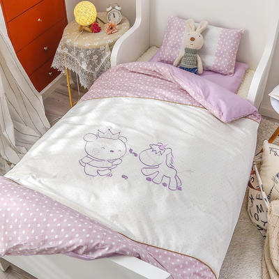 2021新款简笔画幼儿园儿童床品套件 120*150cm被套三件套 紫色小伙伴