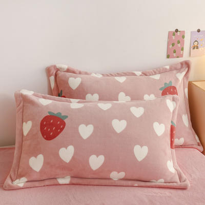 2022新款230g高克重加厚牛奶绒印花单品系列-单枕套 枕套一对（48*74cm） 桃心草莓