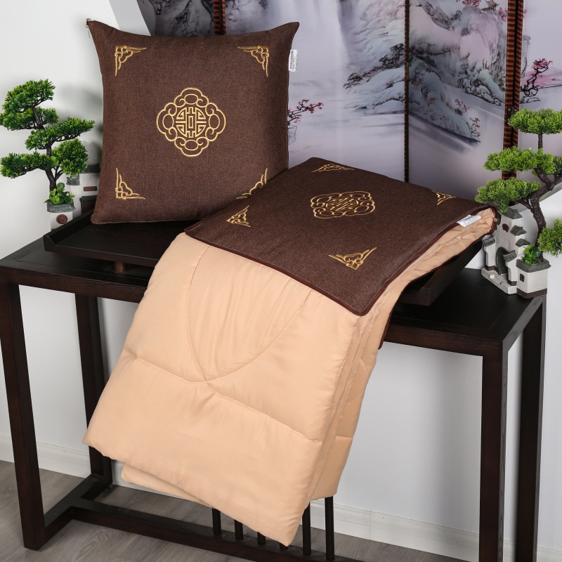 2021新款棉麻刺绣新中式抱枕被 45x45cm展开被子120*160cm 经典咖