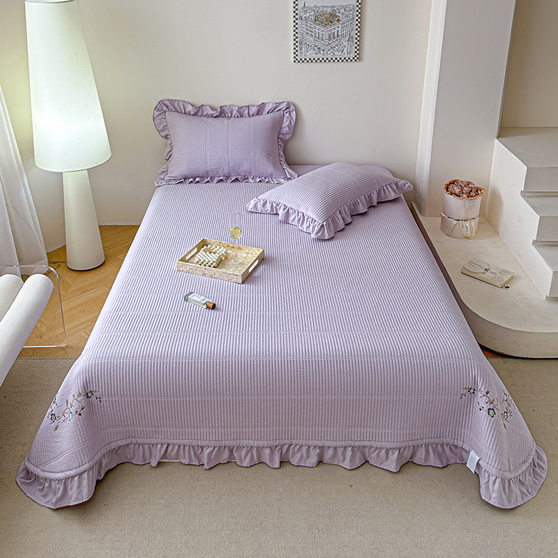 2024新款泡泡棉绣花欧式花边床盖 230*250cm单床盖 粉紫色
