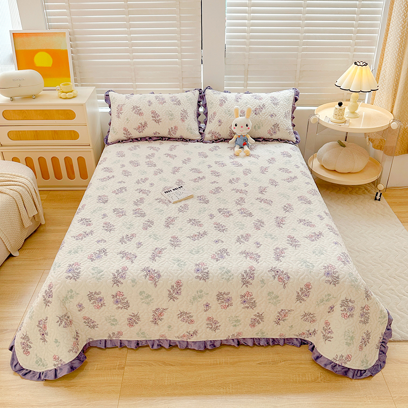 2023新款保暖牛奶绒花边床盖三件套 2.0*2.3m单床盖 紫色小花