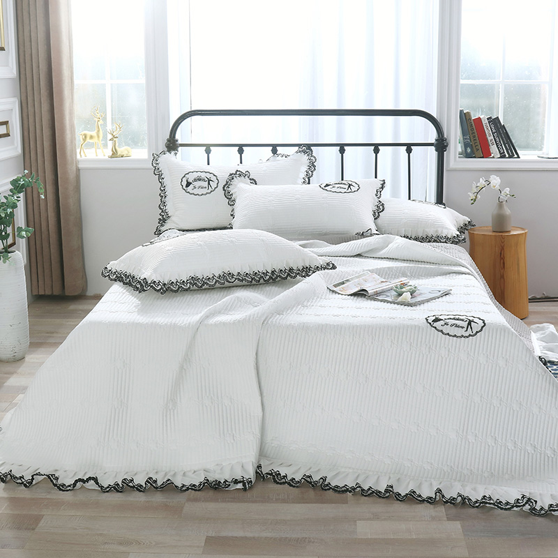 床盖 盖毯 正反面 60支长绒棉蕾丝多功能四季被三，四件套 床盖四件套 白色