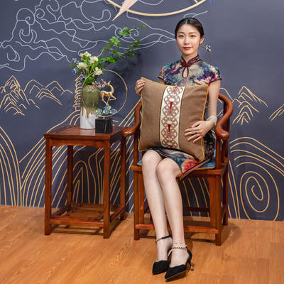 2023新款棉麻绣花新中式抱枕 40x40cm（不含芯） 刺绣中国结-咖色