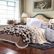 4斤超柔拉舍尔学生毛毯，保暖毯，礼品毯， 150cm*200cm 时尚格子