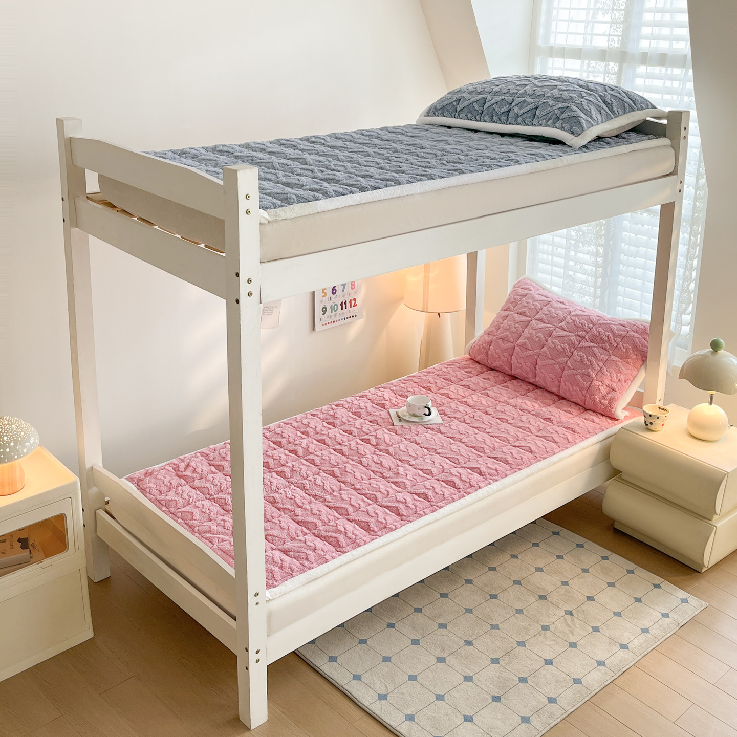 2025新款高克重塔芙绒床褥-学生床