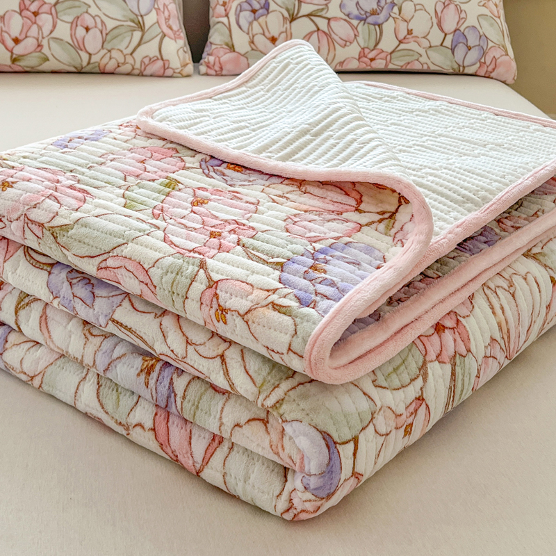 2025新款亲肤牛奶绒床盖系列 牛奶绒床盖-微醺花韵