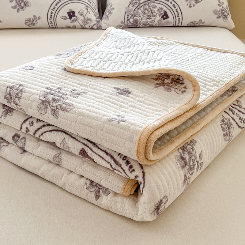 2025新款亲肤牛奶绒床盖系列 牛奶绒床盖-梦境花蝶
