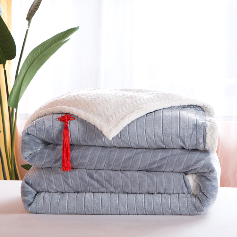 2020新品毛毯双层加厚牛奶绒休闲贝贝绒毯子空调毯沙发毯 1.2*2m（无拉链） 条纹珍珠灰+白