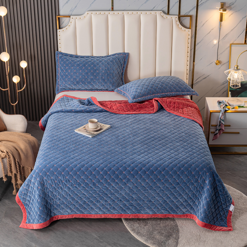 2021新款水晶绒绣花毛毯盖被双层夹棉加厚床盖 200cmx230cm 蓝+粉