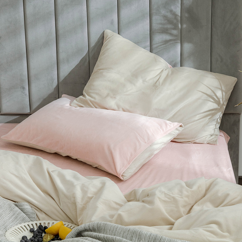 新款天鹅绒纯色系列（单枕套）水晶绒宝宝绒牛奶绒法莱绒 48*74cm/对 米白拼粉