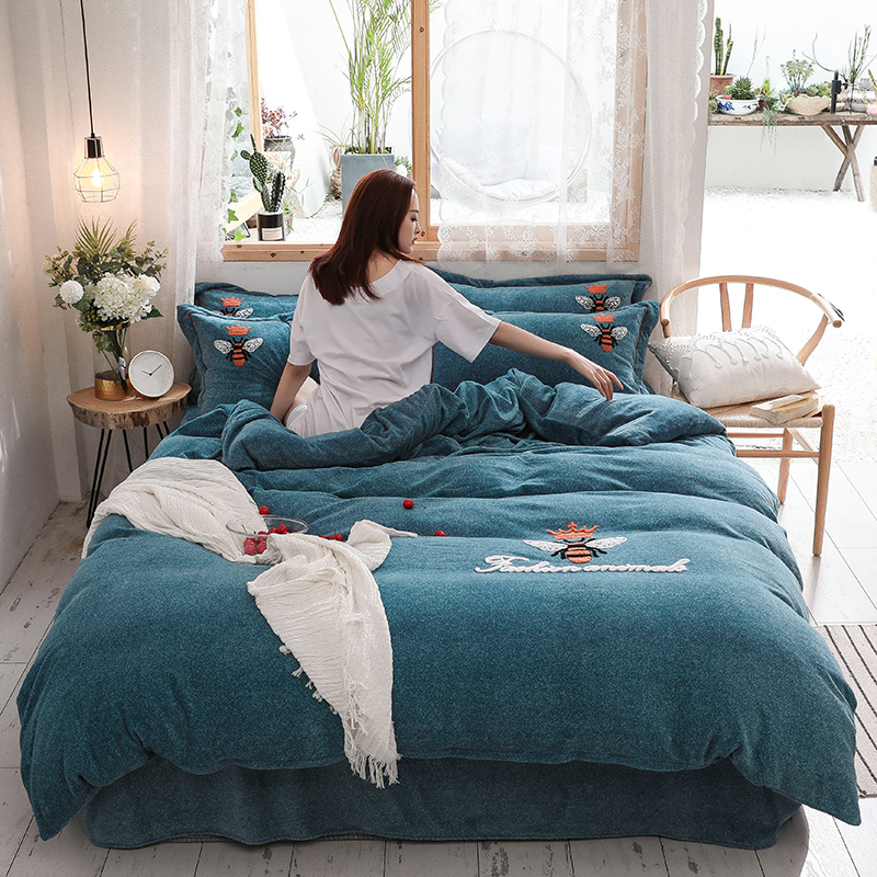 2019新款-加厚牛奶绒毛巾绣四件套 床单款四件套1.8m（6英尺）床 小黄蜂 深绿