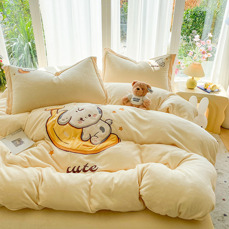 2025新款卡通牛奶绒贴布绣系列四件套 香蕉 奶黄