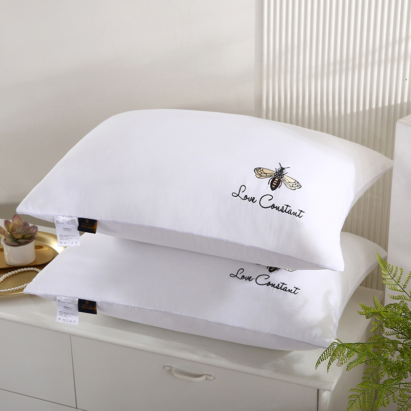 2022新款小蜜蜂枕头枕芯48*74cm 小蜜蜂枕白色